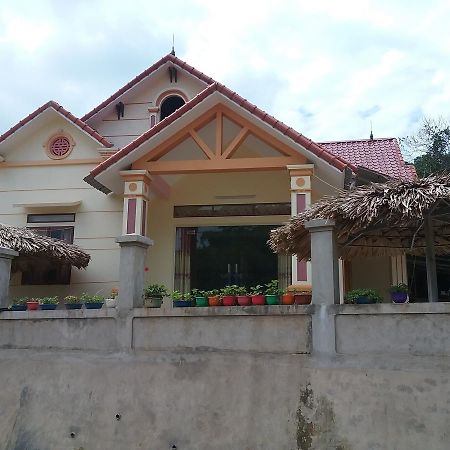 Thac Ba Family Homestay Ho To Kültér fotó